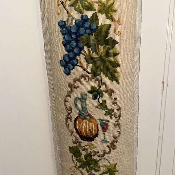 Vintage needlepoint grapes, grape leaves, wine bottle & glass bell pull - Picture 3 of 8